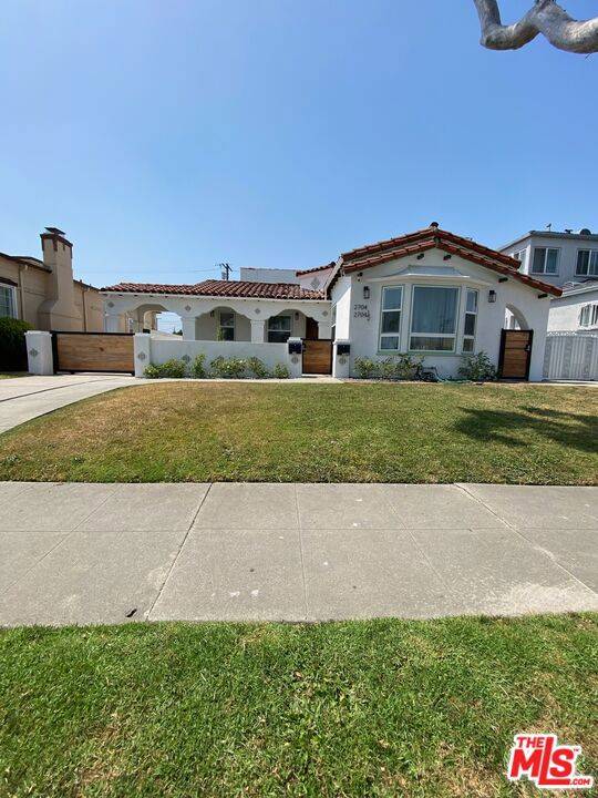 Inglewood, CA 90305,2704 W 83rd ST