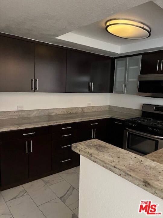 West Hollywood, CA 90069,939 Palm AVE #311