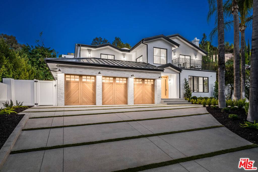 Encino, CA 91316,4640 Alonzo AVE