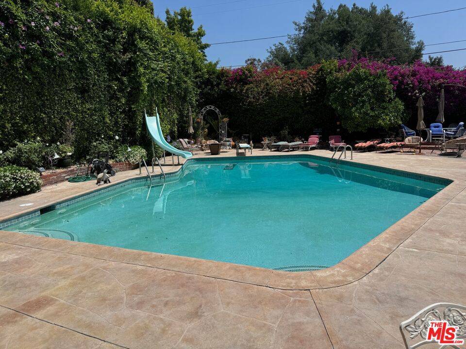 North Hollywood, CA 91602,11137 Valley Spring PL