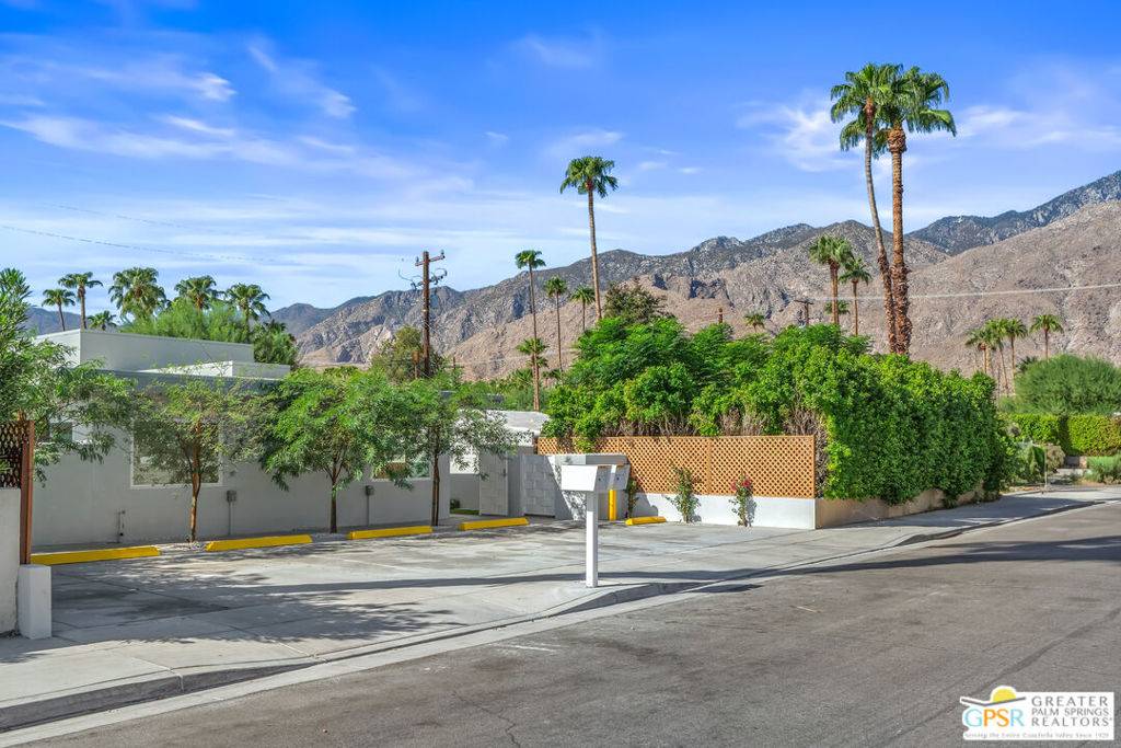 Palm Springs, CA 92264,1377 E Camino Primrose