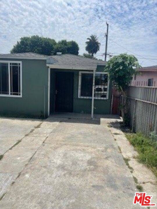 Compton, CA 90222,2114 E Oris ST