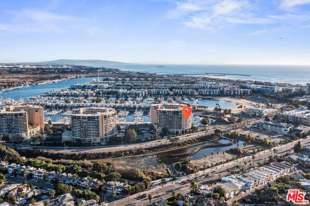 Marina Del Rey, CA 90292,4265 Marina City DR #607