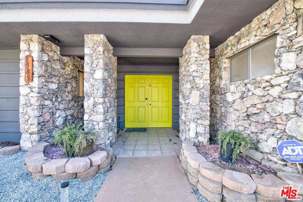Palm Springs, CA 92264,1585 E Madrona DR