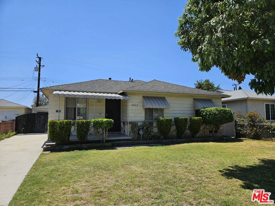 Downey, CA 90242,9542 Borson ST