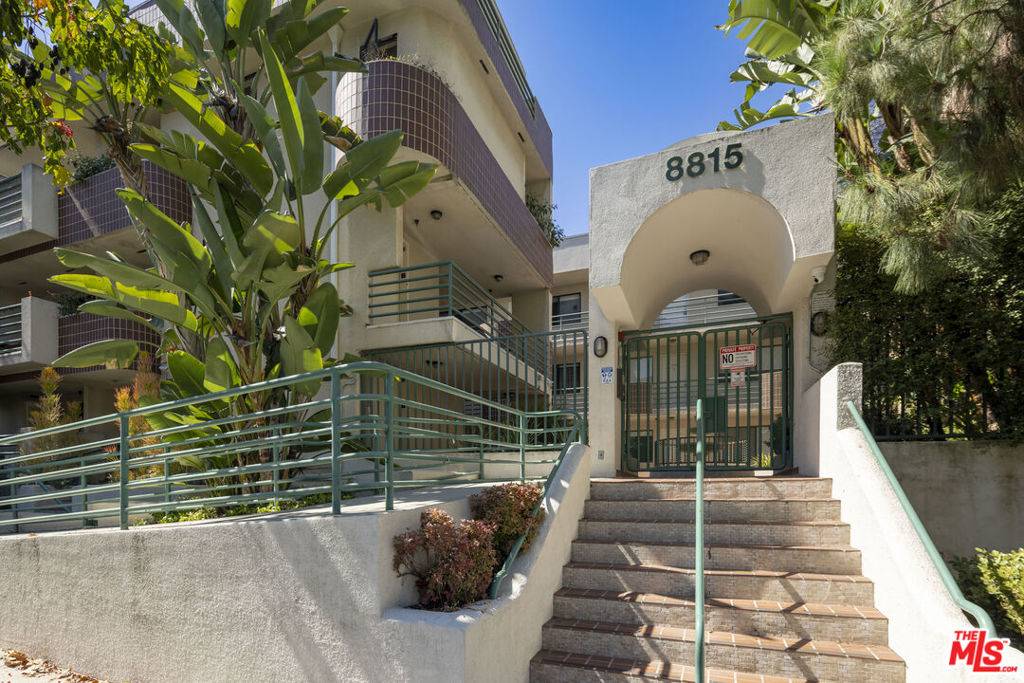 West Hollywood, CA 90069,8815 Cynthia ST