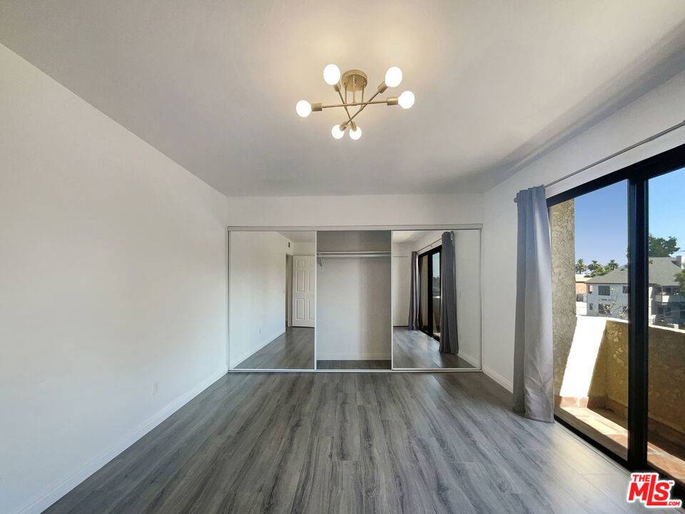 Van Nuys, CA 91411,14735 Victory BLVD #3