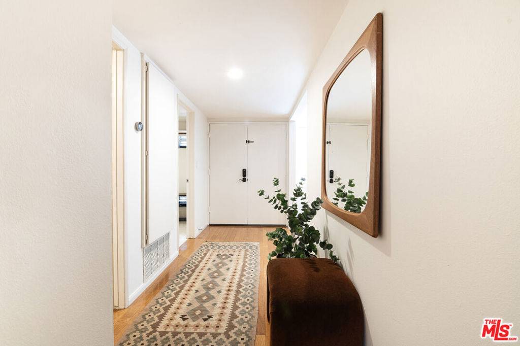 Santa Monica, CA 90405,2337 Oak ST #5