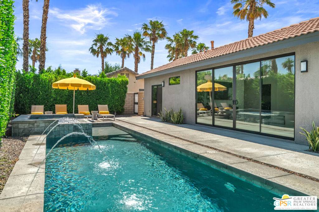 Palm Springs, CA 92262,662 E Daisy