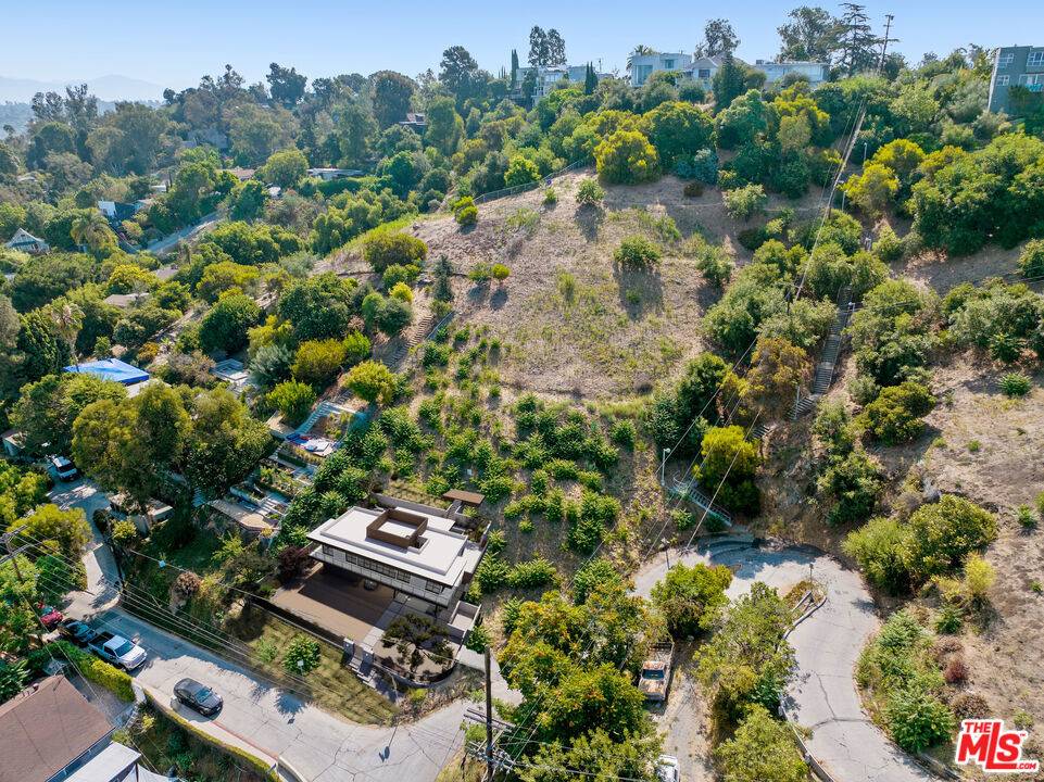 Los Angeles, CA 90026,2100 Avon ST