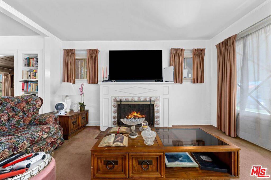 Inglewood, CA 90305,2617 W 78th ST