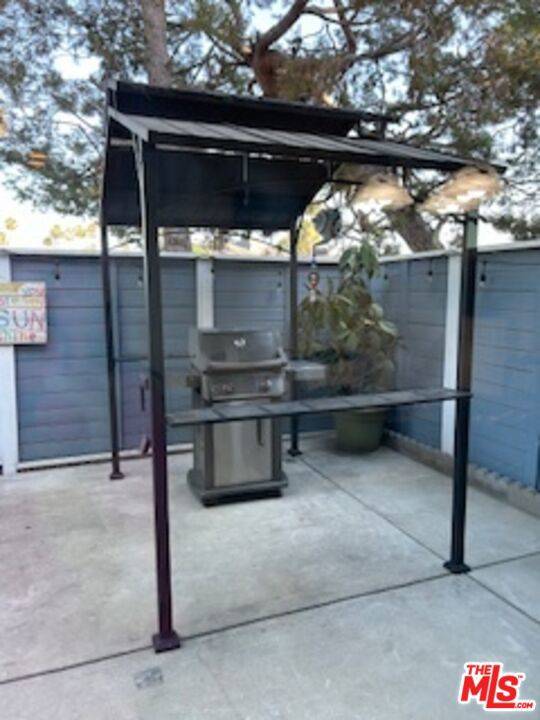 Long Beach, CA 90803,6003 Loynes DR #47