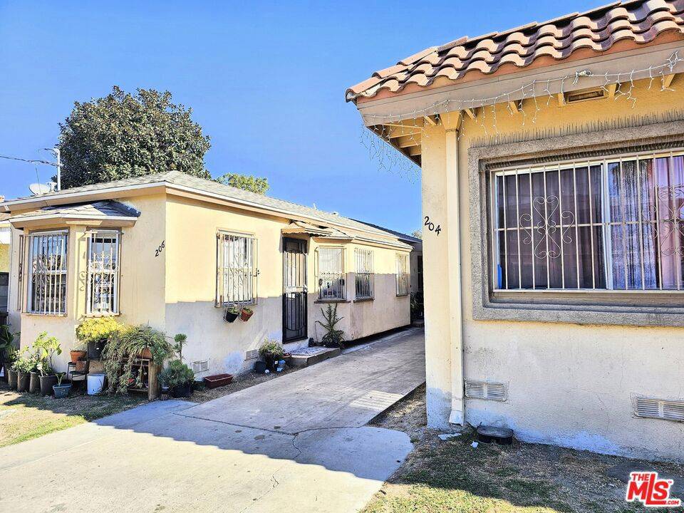Compton, CA 90221,204 N Spring AVE