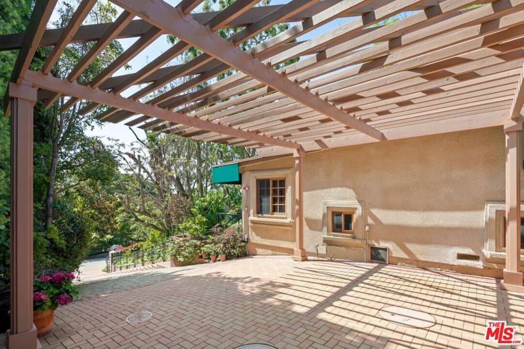 Pacific Palisades, CA 90272,601 N Marquette ST