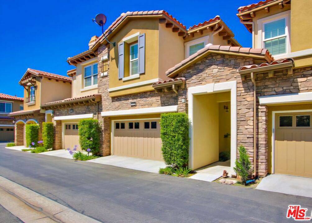 Chatsworth, CA 91311,11517 Verona DR