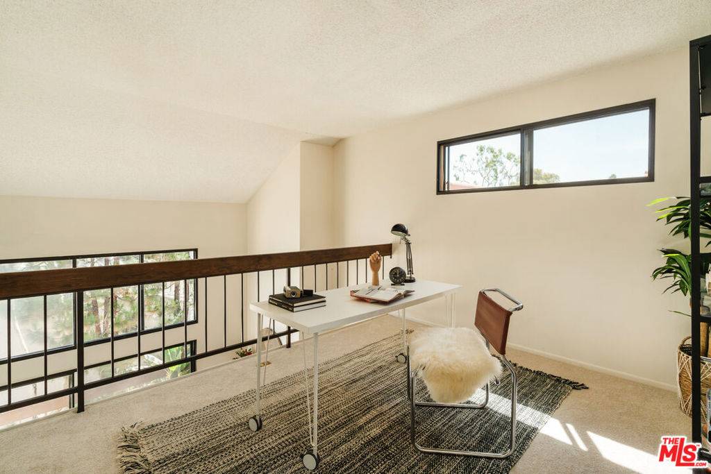 Playa Del Rey, CA 90293,8180 Manitoba ST #315