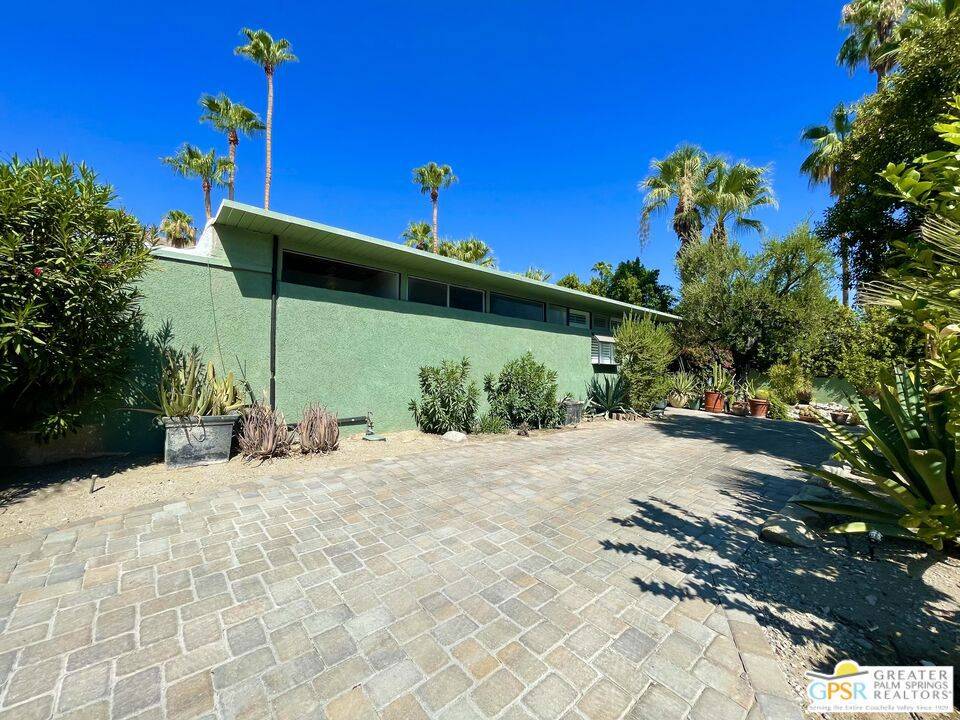 Palm Springs, CA 92262,817 N Via Monte VIS