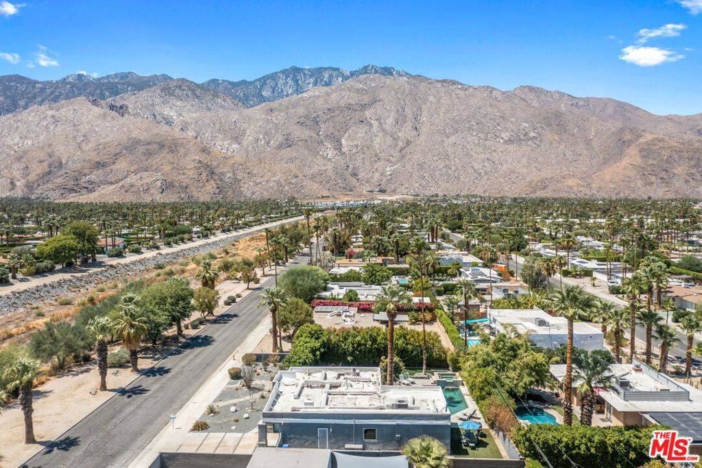 Palm Springs, CA 92264,1572 N Riverside DR