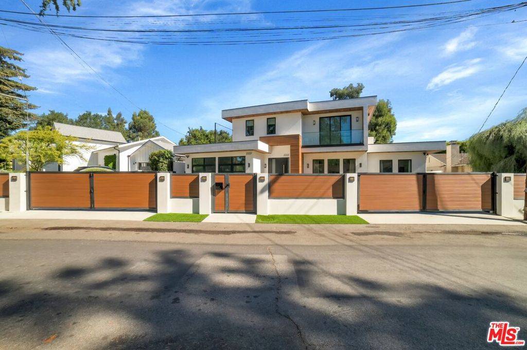 Studio City, CA 91602,11111 Valley Spring LN