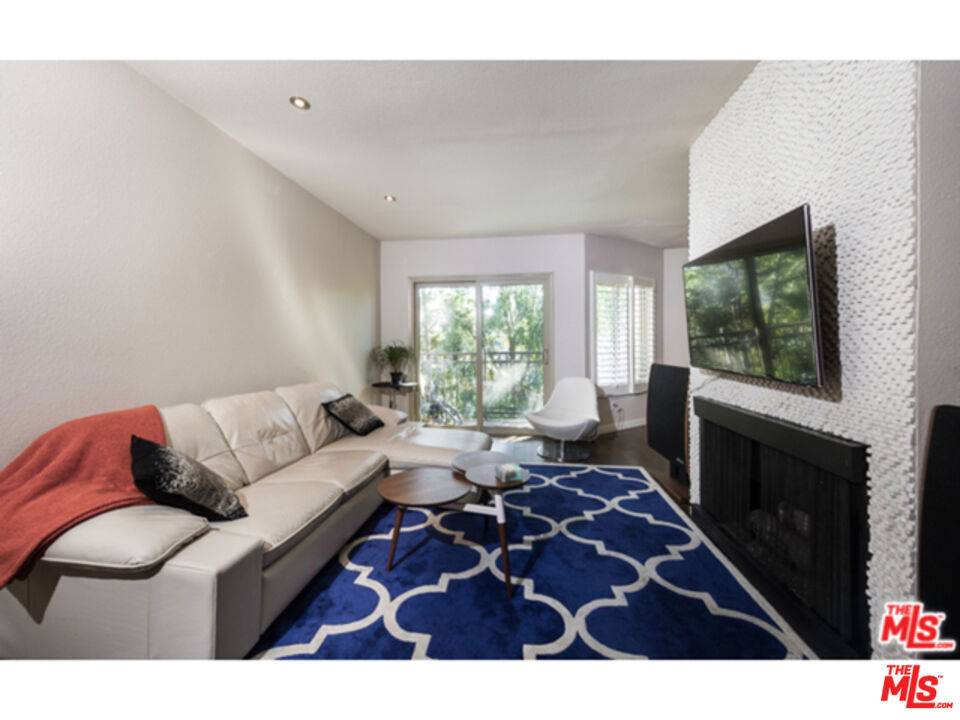 West Hollywood, CA 90048,141 S Clark DR #422