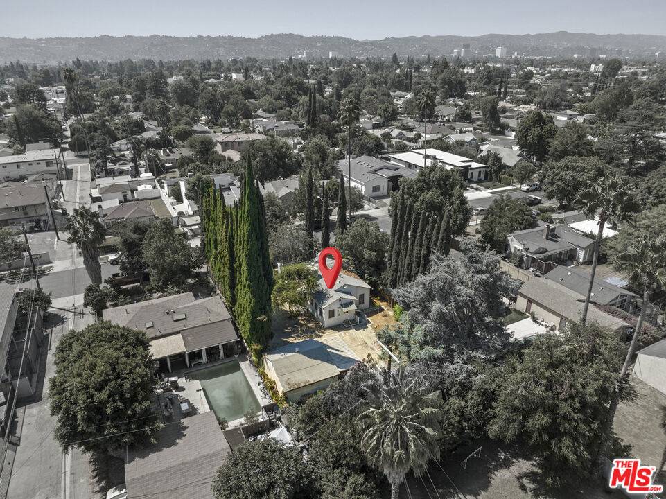 Van Nuys, CA 91401,14123 Emelita ST