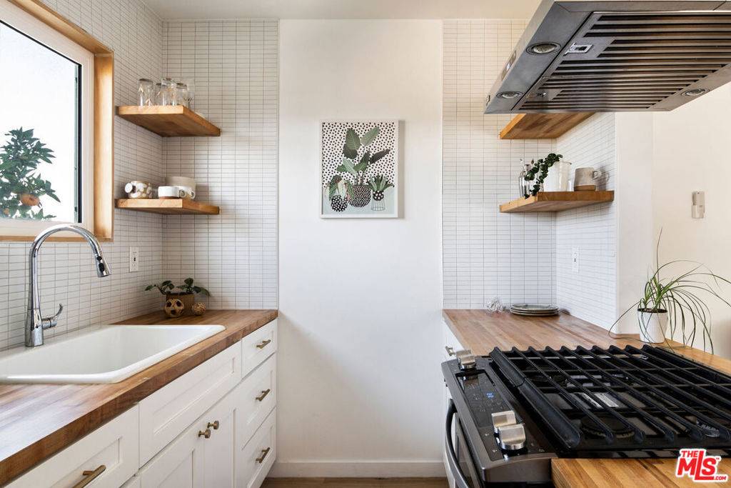Los Angeles, CA 90026,2135 Bellevue AVE #12
