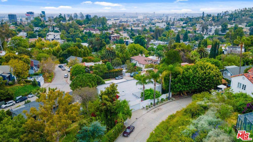 Los Angeles, CA 90068,6342 Ivarene AVE