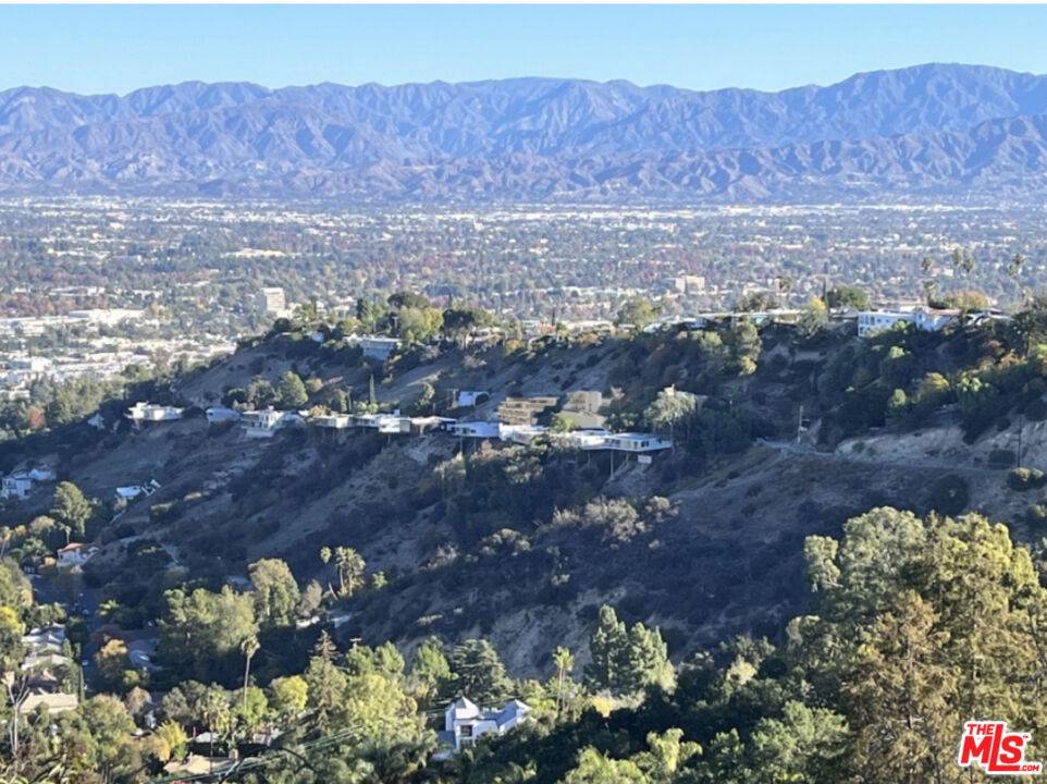 Sherman Oaks, CA 91423,3664 Oakfield DR