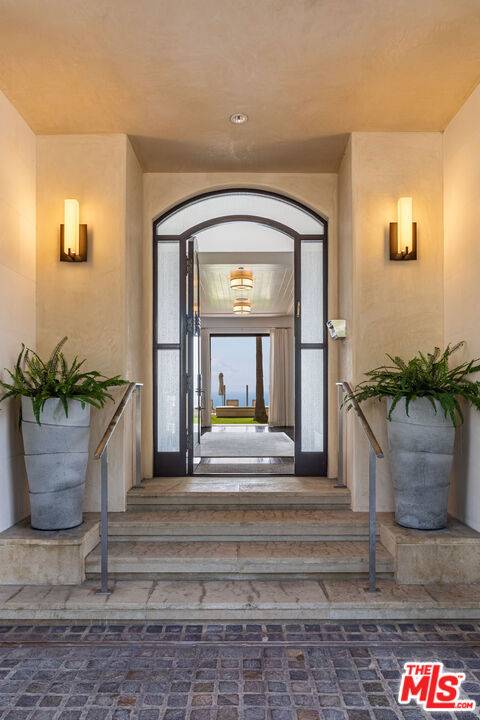 Malibu, CA 90265,22368 Pacific Coast HWY