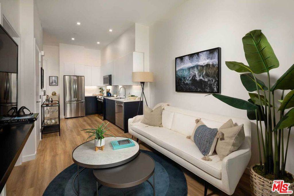 Santa Monica, CA 90403,3223 Wilshire BLVD #413