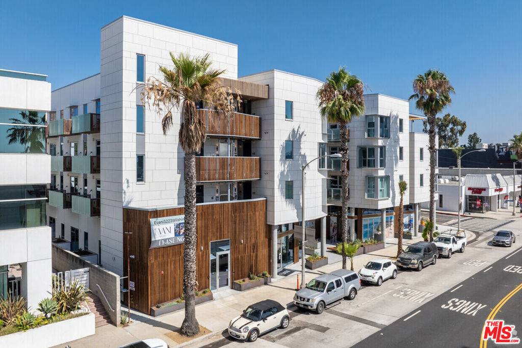 Santa Monica, CA 90403,3223 Wilshire BLVD #306