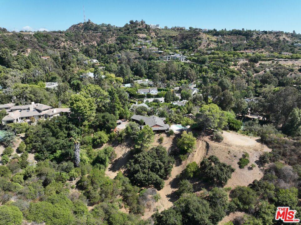 Beverly Hills, CA 90210,9595 Lime Orchard RD