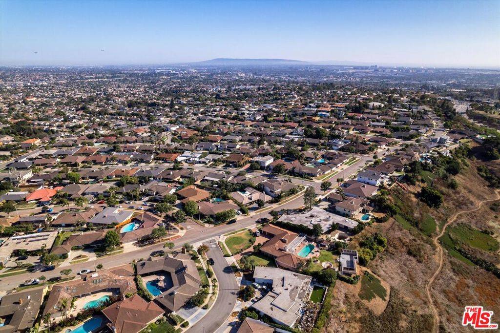 View Park, CA 90008,4280 Mount Vernon DR