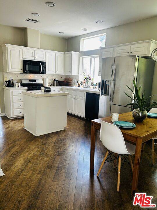Topanga, CA 90290,121 Navajo LN