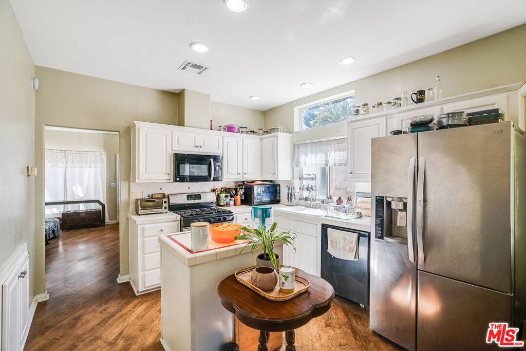 Topanga, CA 90290,121 Navajo LN