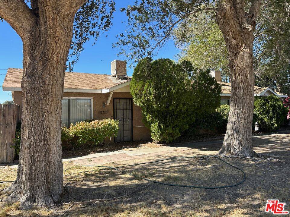 Lancaster, CA 93535,3235 E Avenue H10