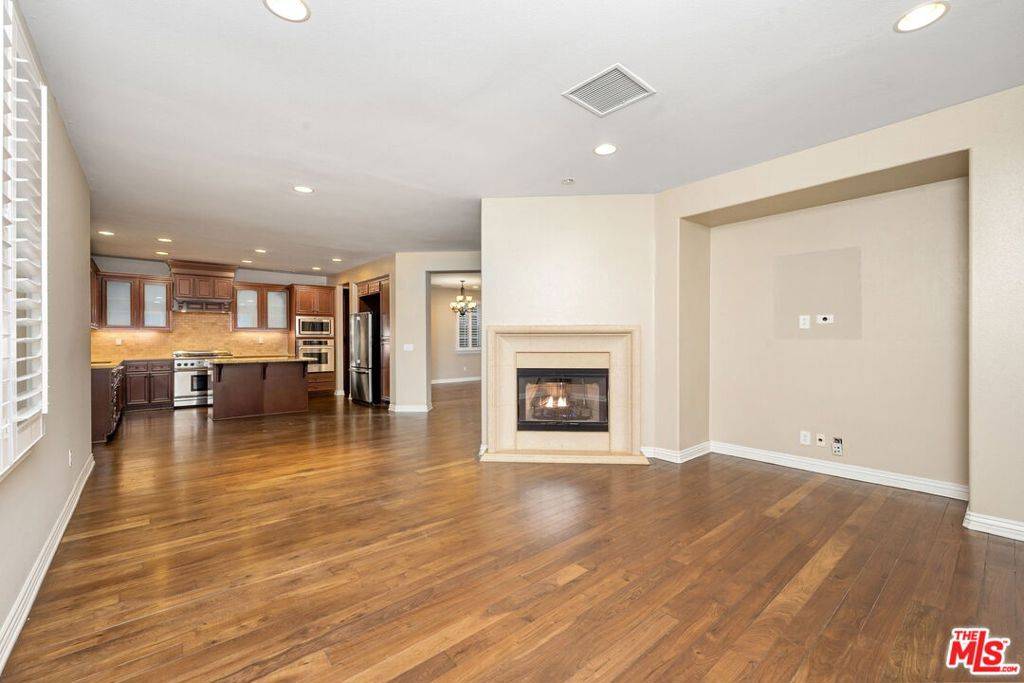 Calabasas, CA 91302,4558 Cielo CIR