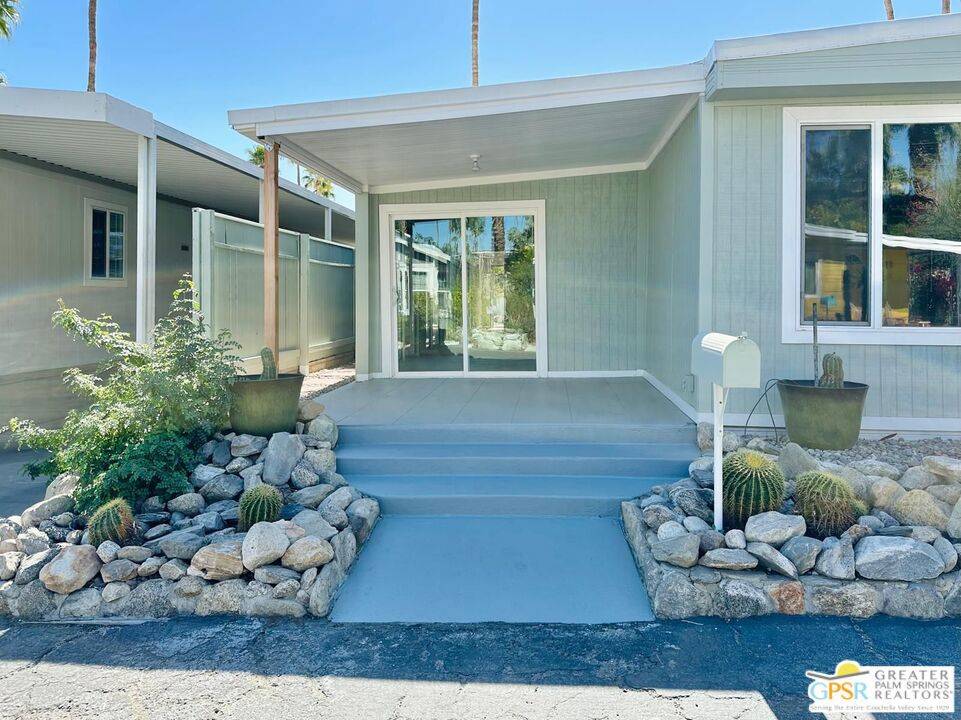 Palm Springs, CA 92264,511 Jade LN