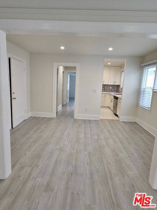 Los Angeles, CA 90038,1143 Lodi PL
