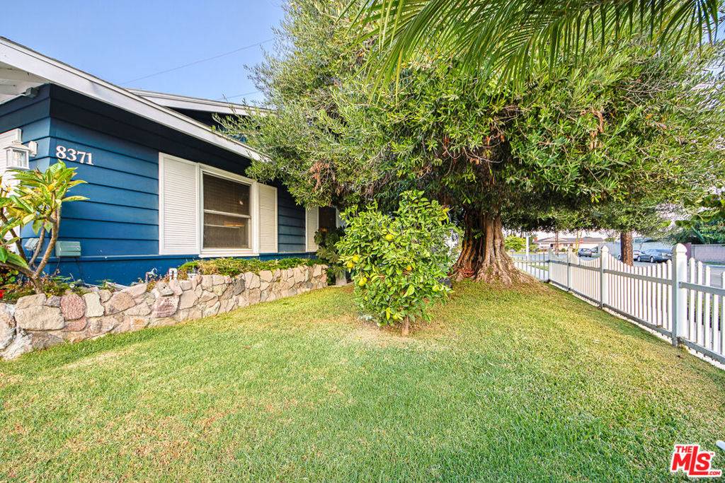 Huntington Beach, CA 92647,8371 Terry DR