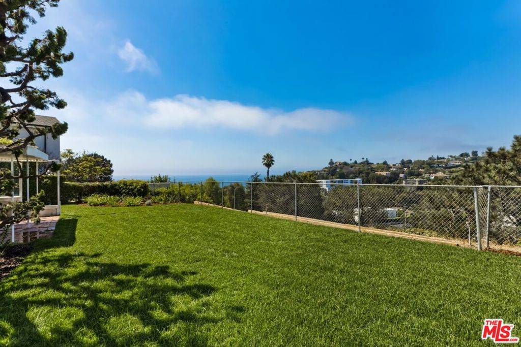 Pacific Palisades, CA 90272,17089 Bollinger DR