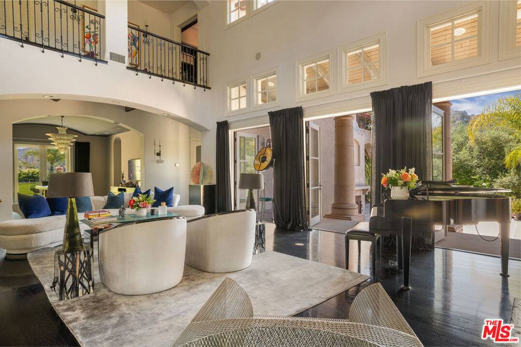 Agoura Hills, CA 91301,31823 Lobo Canyon RD