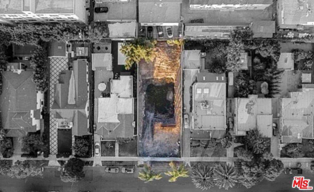 Los Angeles, CA 90048,340 N Edinburgh AVE