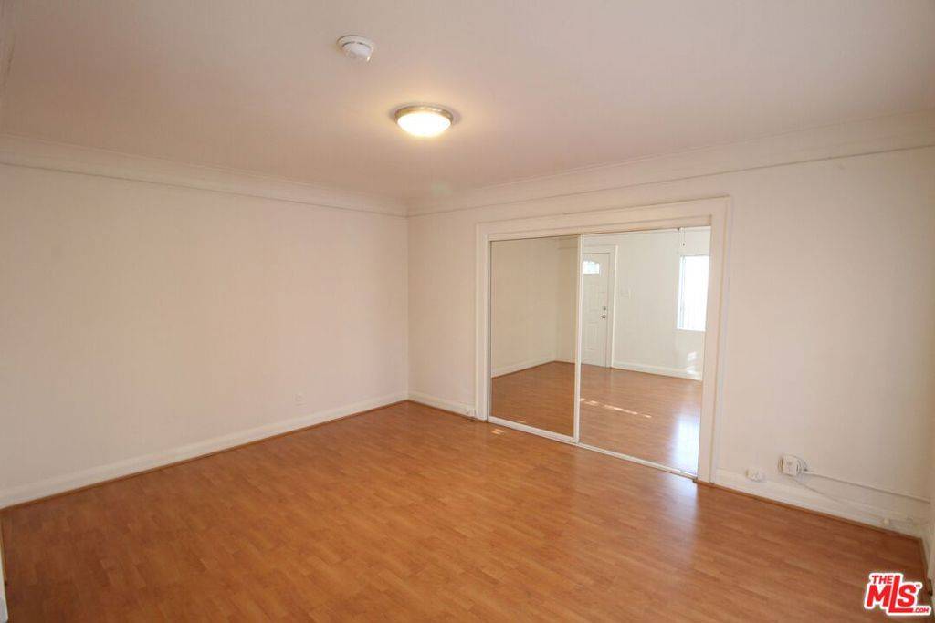 Los Angeles, CA 90006,3171 W 11th ST