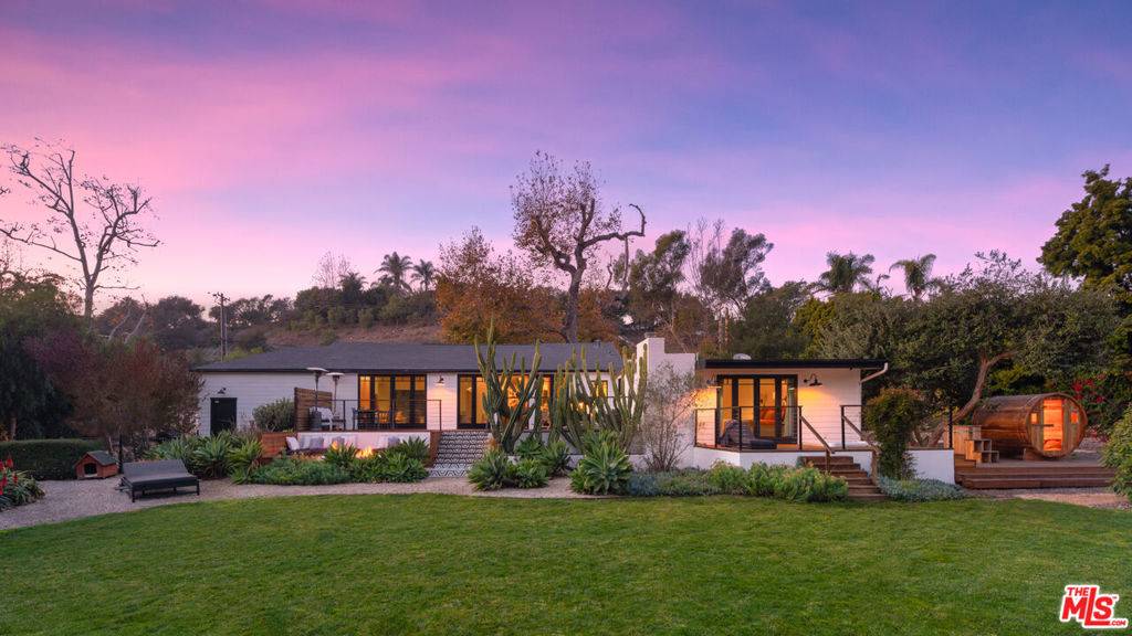 Malibu, CA 90265,6316 Busch DR