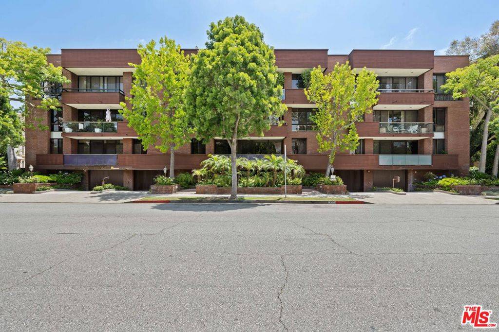 Beverly Hills, CA 90212,268 S Lasky DR #205