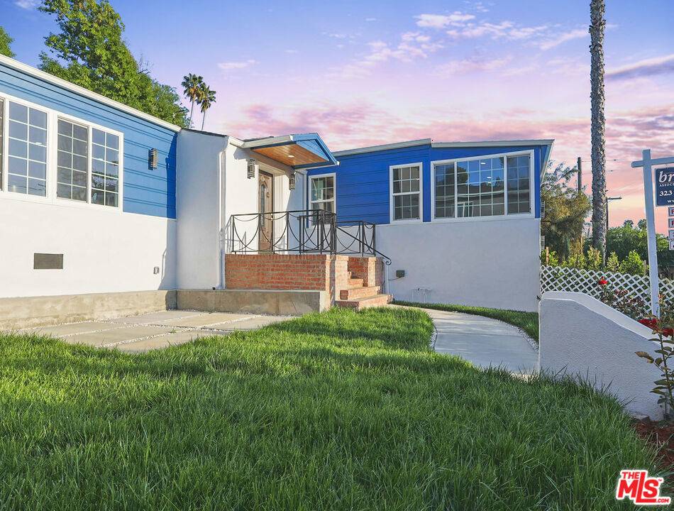 Los Angeles, CA 90027,4246 Hazel Kirk DR