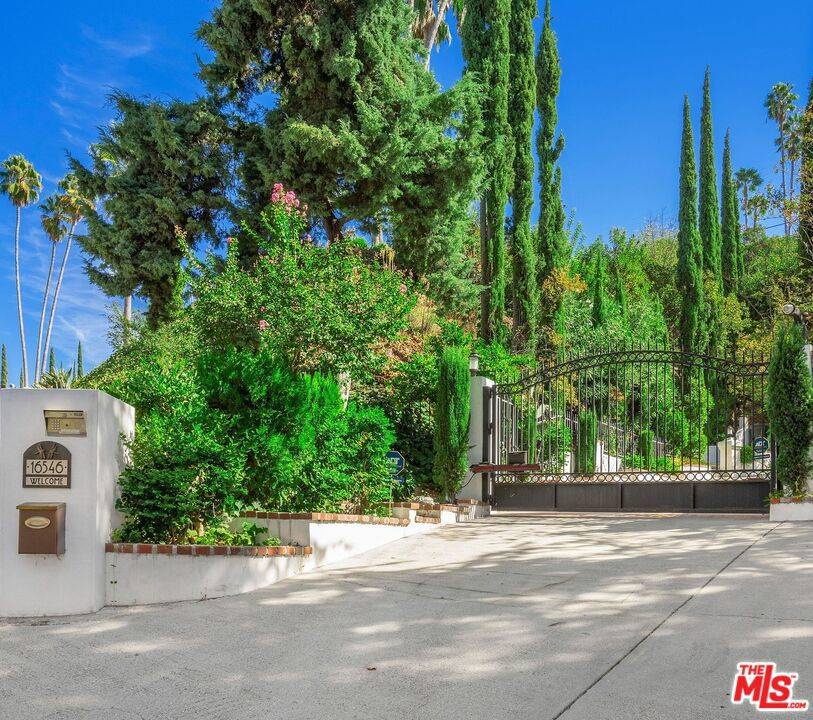 Encino, CA 91436,16546 Adlon RD