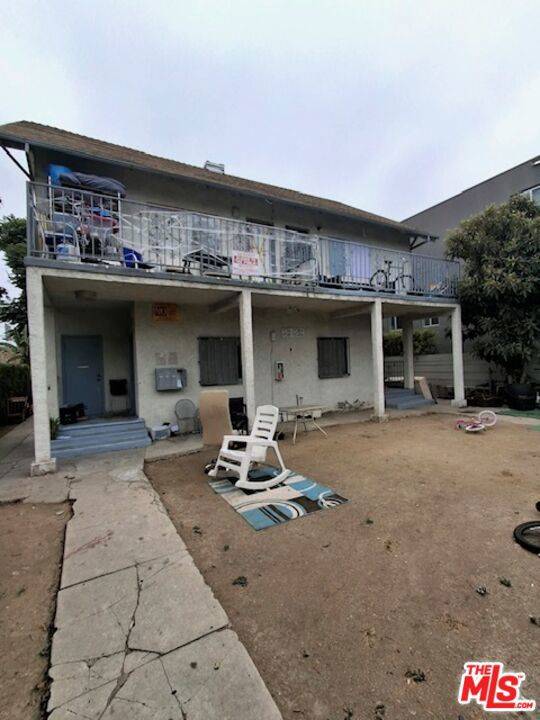 Los Angeles, CA 90038,5736 Camerford AVE