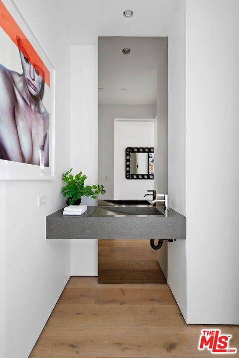 West Hollywood, CA 90048,8899 Beverly Blvd #5D